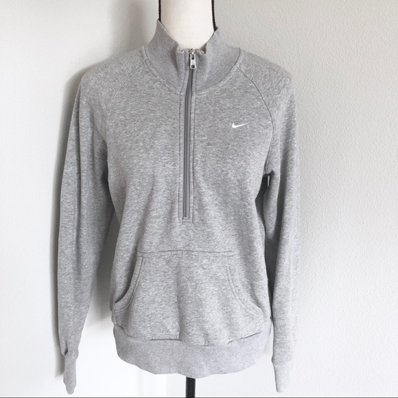 Nike Tops - Nike sweatshirt